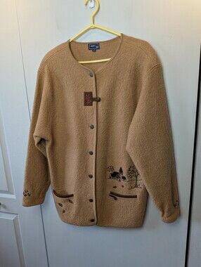 VINTAGE Mat Cardigan Size L 100% Wool Granny Style Buttons Closure Shoulder Pads